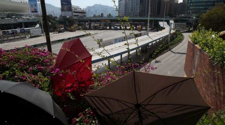 Hong Kong: Major highway reopens, authorities appeal for calm