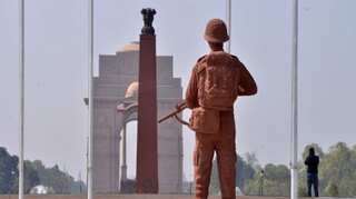 Delhi: War veterans, widows felicitated by social workers