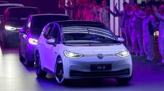 Feuding Korean firms risk disrupting electric car battery supplies