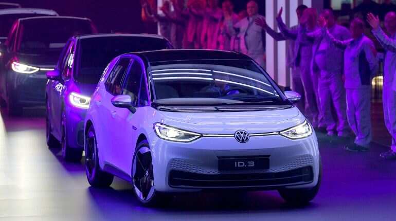 Feuding Korean firms risk disrupting electric car battery supplies