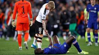 Chelsea thwarted by Valencia in Champions League thriller