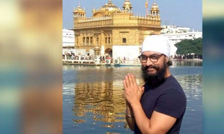 Aamir Khan seeks blessings at the Golden Temple in amidst Laal Singh Chaddha's shoot in Punjab Aamir Khan seeks blessings at the Golden Temple in amidst Laal Singh Chaddha's shoot in Punjab