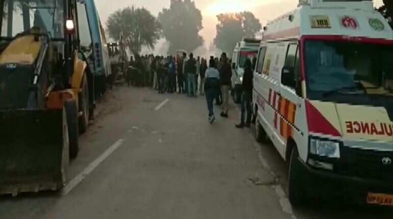 9 dead, 23 injured in bus-truck collision in MP's Rewa