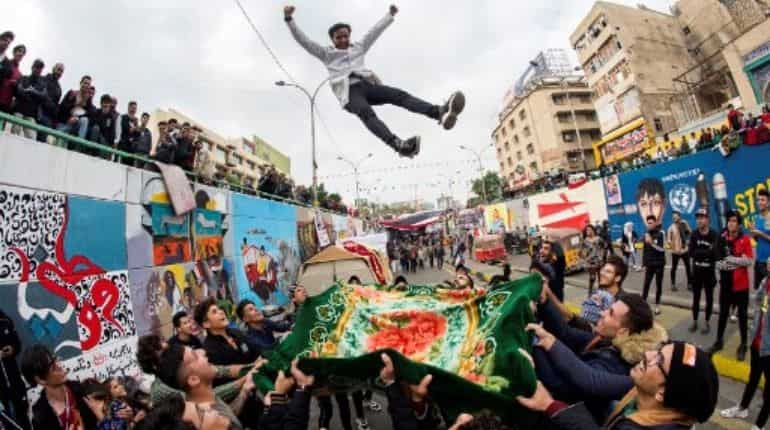Pro-paramilitary demonstrators flood Iraqi protest camp