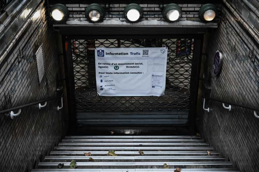 No let-up in French strikes as fresh turmoil hits weekend