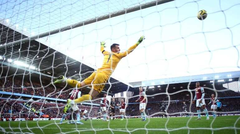 Premier League: Leicester break club record with 4-1 win at Villa