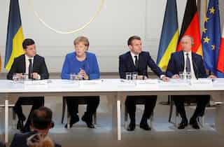 Russia and Ukraine leaders, in first talks, agree to exchange prisoners