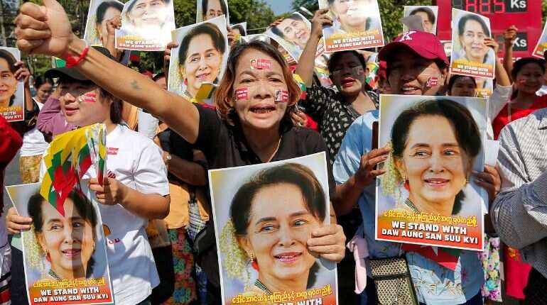 As Suu Kyi looks on, Gambia asks UN judges to 'stop genocide' in Myanmar