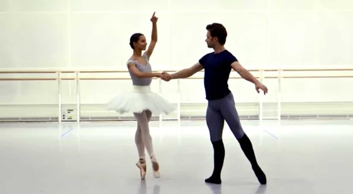 Ballerina Francesca Hayward leaps from stage to screen in 'Cats' Ballerina Francesca Hayward leaps from stage to screen in 'Cats'