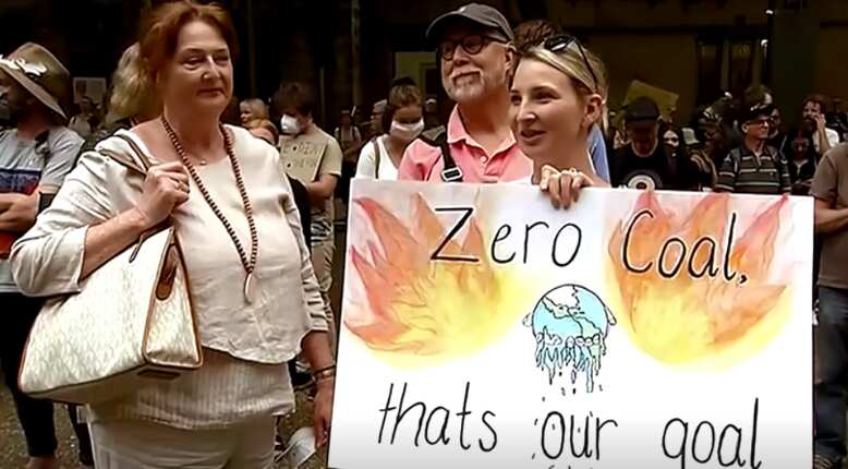 Protesters gather in Sydney to attack govt policy on climate change