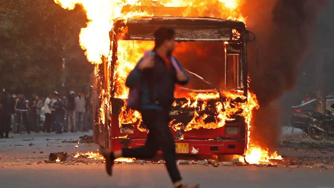 Dissent wave spreads to New Delhi