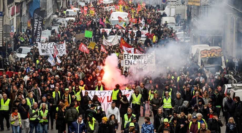 French government huddles as labour leaders vow to harden strike