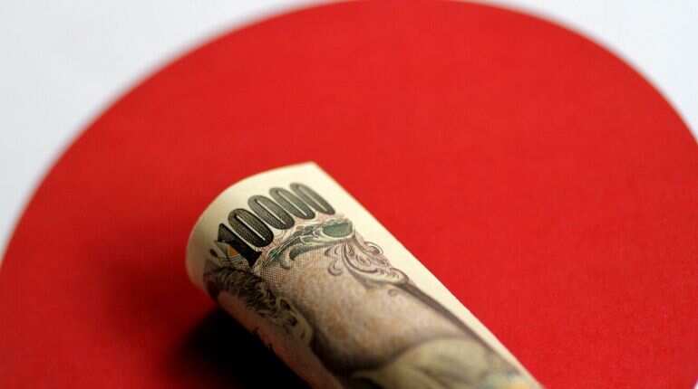 Japan to trim total govt bond issuance next fiscal year: Sources Japan to trim total govt bond issuance next fiscal year: Sources
