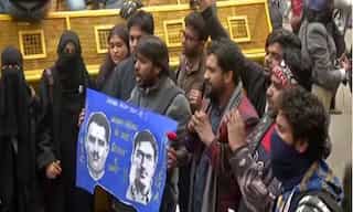 Anti-CAA protesters sing 'Sare Jahan Se Achha' at Delhi's Jantar Mantar