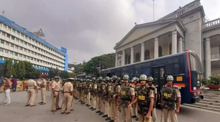 Curfew relaxed in Mangaluru, Karnataka till 6 pm today Curfew relaxed in Mangaluru, Karnataka till 6 pm today