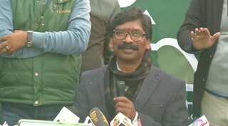 JMM's Hemant Soren to meet Sonia Gandhi to invite her for swearing-in ceremony