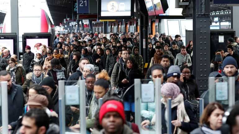 France: Protests against pension reform continue, scuffle breaks out at Gare de Lyon station