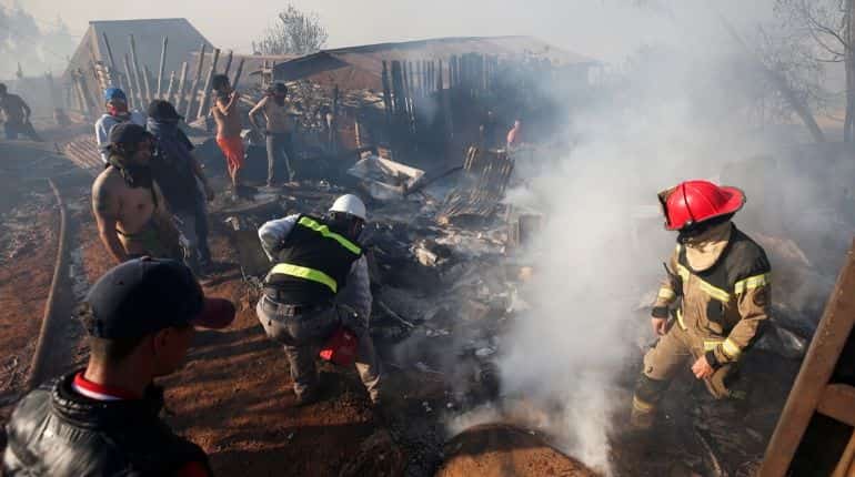 Fire in Chilean city of Valparaíso destroys about 50 homes