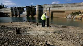 Australian wildfires threaten Sydney water supplies