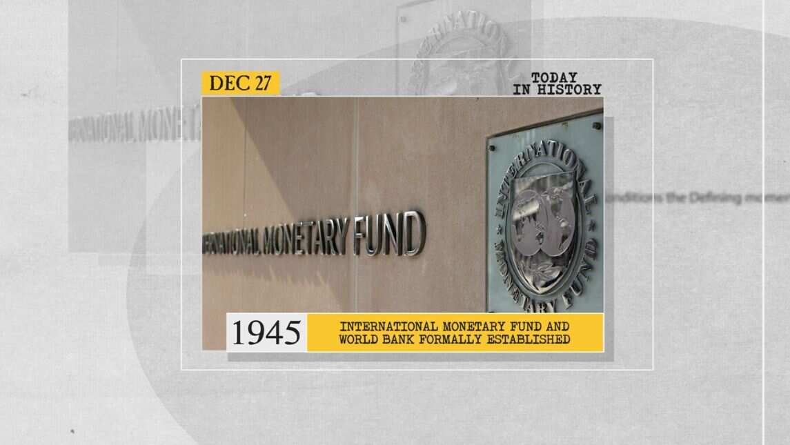 1945