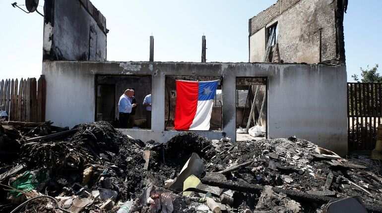 Wildfire in Chilean port city of Valparaiso leaves 700 homeless