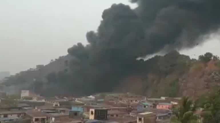 Mumbai: Level-three fire breaks out at factory in Ghatkopar, 15 fire tenders on spot Mumbai: Level-three fire breaks out at factory in Ghatkopar, 15 fire tenders on spot