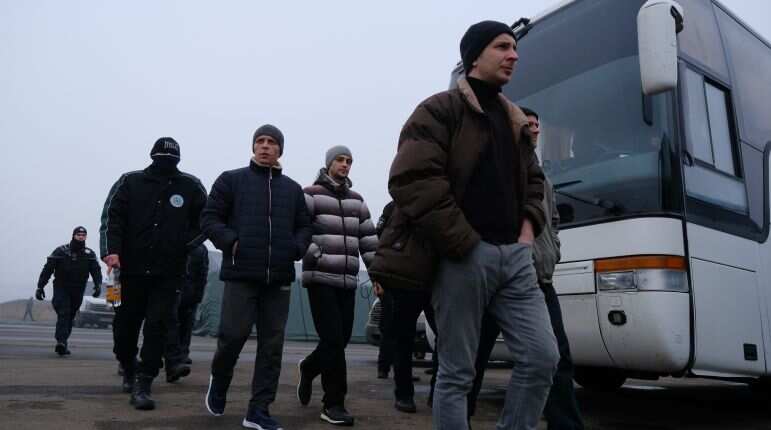 Ukraine begins all-for-all prisoner swap with separatists