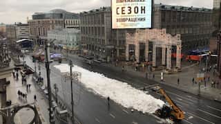 Warmest December forces Moscow to bring artificial snow