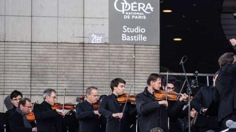 Protest songs: Paris Opera musicians chime in with strike concert