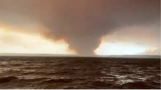 Death toll in Australia reaches fifteen as bushfires rage