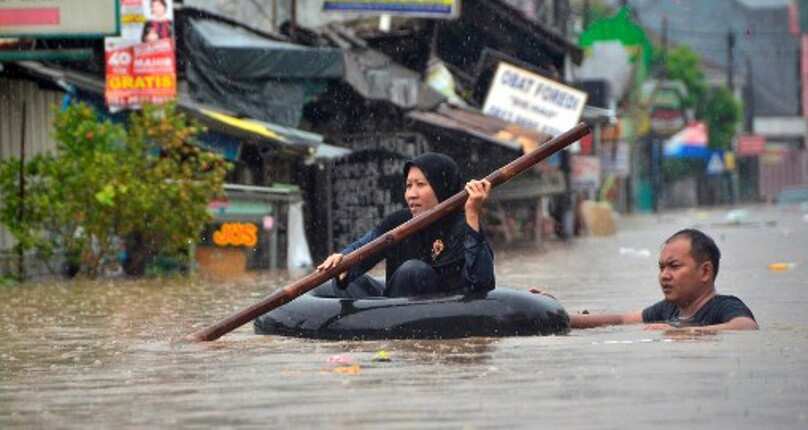 Death toll in Indonesia flood rises to 21; thousands displaced Death toll in Indonesia flood rises to 21; thousands displaced