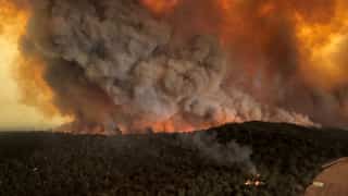 Australia calls in reserve forces to tackle bushfire crisis