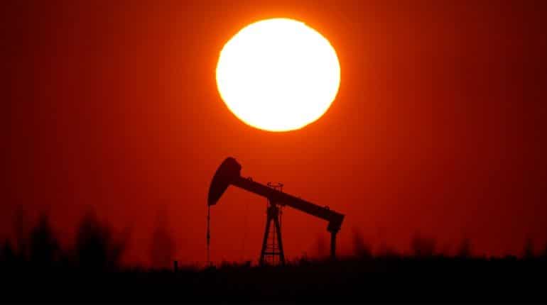 Oil starts new year higher on trade optimism, Middle East in 'supply' tensions