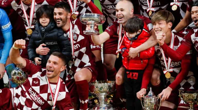 Football: Iniesta's Kobe win Emperors Cup in National Stadium opener