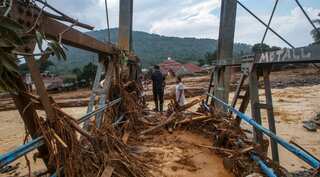 Earthquake of 6.5 magnitude hits eastern Indonesia