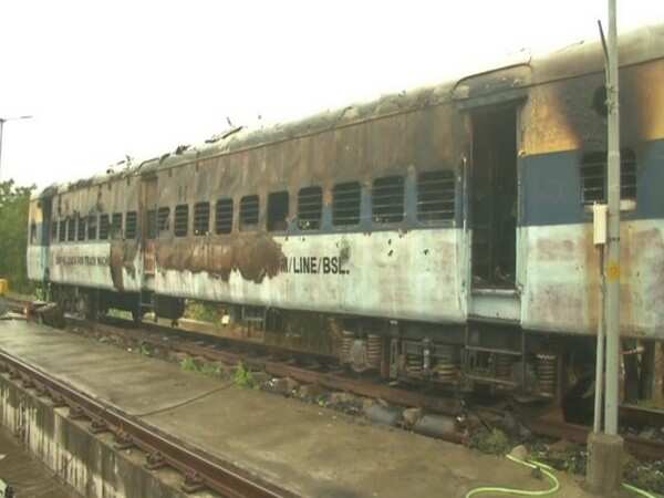 Karnataka: Fire breaks out at camping coach near Kalaburagi railway station Karnataka: Fire breaks out at camping coach near Kalaburagi railway station