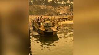 Australian navy evacuates people trapped in Mallacoota as bushfires rage