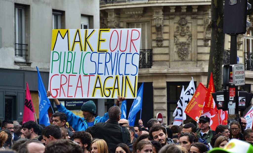France: Mass demonstration break out at Paris protest against pension reform