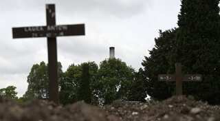 Cost of maintaining graves hurts Argentinians amid economic downturn