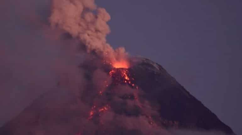 Philippines: Officials warn of tsunami as volcano spews ash, lava Philippines: Officials warn of tsunami as volcano spews ash, lava