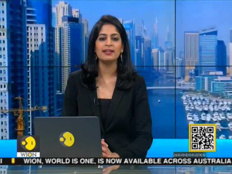 UAE: Lightning strikes the world's tallest building Burj Khalifa