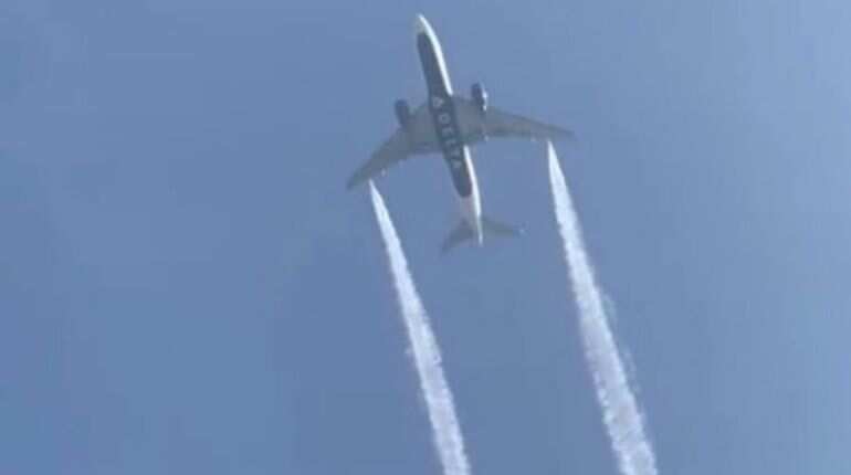 Watch: Plane dumps fuel over school kids in during emergency landing