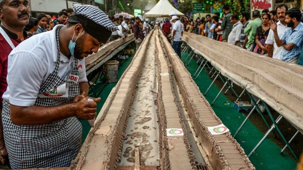 '6,500 metres long cake'