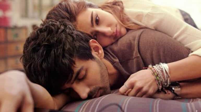 'Love Aaj Kal' first poster: Kartik Aaryan, Sara Ali Khan's pairing looks refreshing