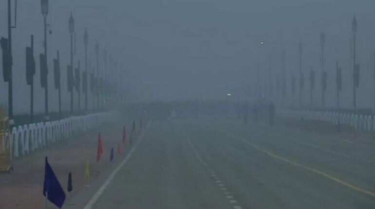 Another cold day in Delhi with minimum temperature of 8.4 degree Celsius