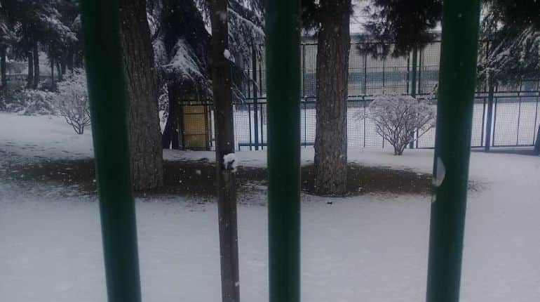 Iran: Heavy snowfall shuts schools, delays flights in Tehran