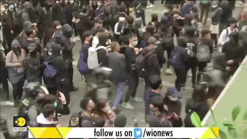 Police fires tear gas to disperse anti-government protesters in Central Hong Kong