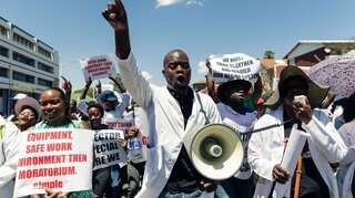 Doctors to return to work after Zimbabwean billionaire's offer