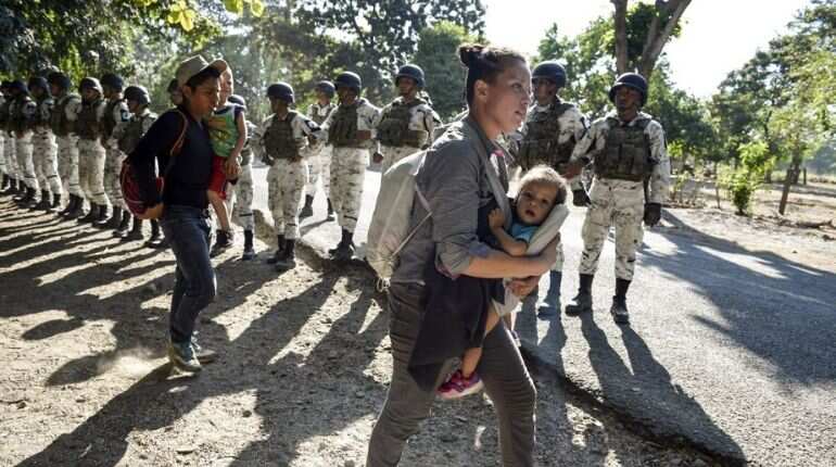 Mexico detains 800 Central American migrants headed to United States