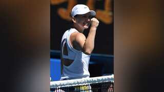 Halep destroys Kontaveit to reach Australian Open semi final